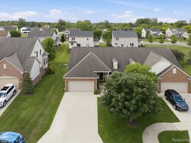 57549 Windmill Point, New Hudson, MI 48165