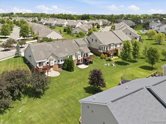 57549 Windmill Point, New Hudson, MI 48165