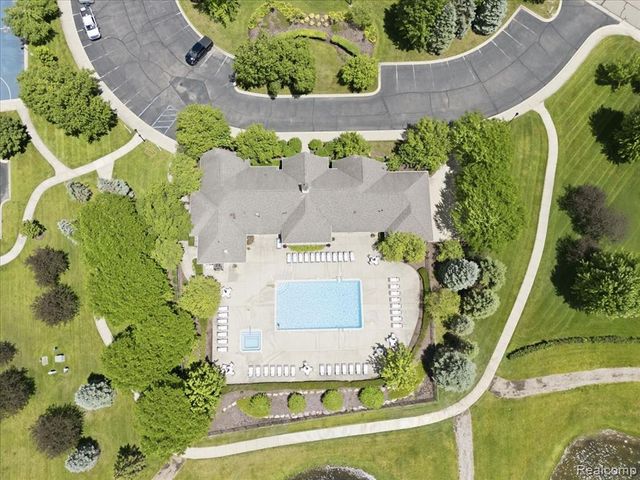 57549 Windmill Point, New Hudson, MI 48165