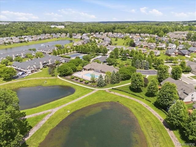 57549 Windmill Point, New Hudson, MI 48165