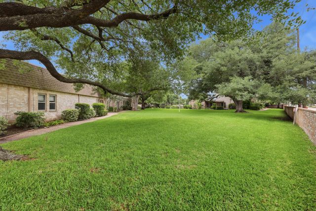 2 River Creek Way, Sugar Land, TX 77478
