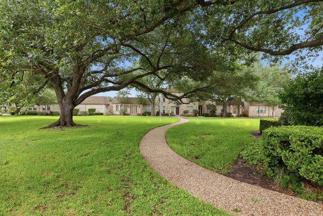 2 River Creek Way, Sugar Land, TX 77478