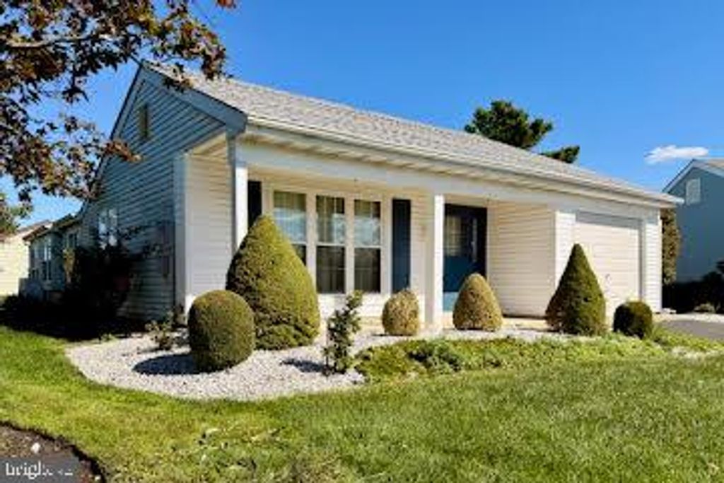 5 CAROL CT, Manchester Township, NJ 08759