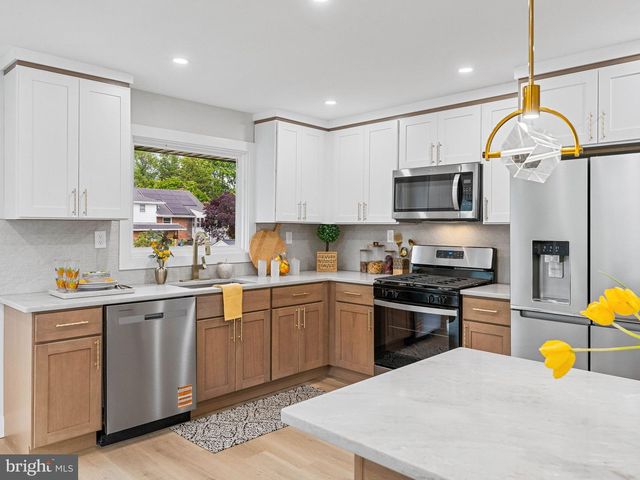 125 MASSACHUSETTS AVE, Cherry Hill, NJ 08002