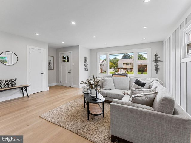 125 MASSACHUSETTS AVE, Cherry Hill, NJ 08002