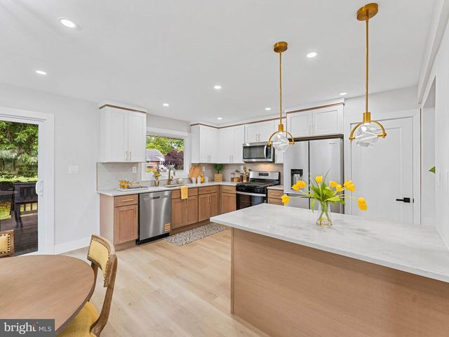 125 MASSACHUSETTS AVE, Cherry Hill, NJ 08002