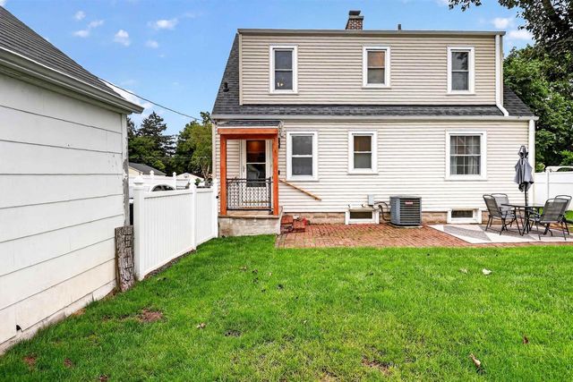 342 S Randall Avenue, Janesville, WI 53545