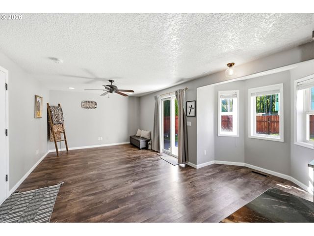 2016 Sw CERISE Way, Troutdale, OR 97060