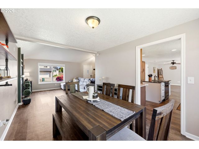 2016 Sw CERISE Way, Troutdale, OR 97060