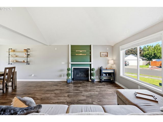 2016 Sw CERISE Way, Troutdale, OR 97060