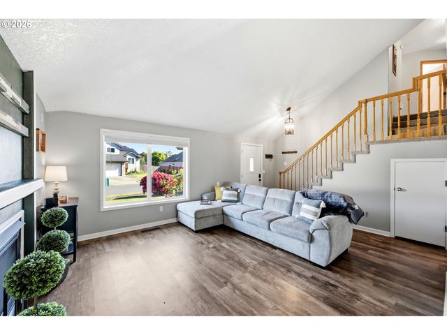 2016 Sw CERISE Way, Troutdale, OR 97060