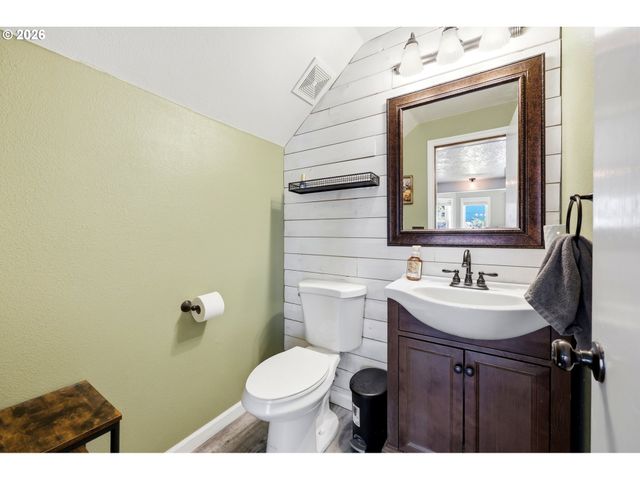 2016 Sw CERISE Way, Troutdale, OR 97060