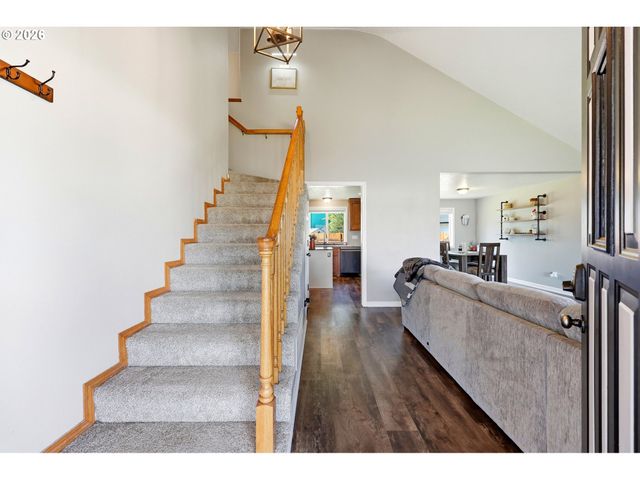 2016 Sw CERISE Way, Troutdale, OR 97060