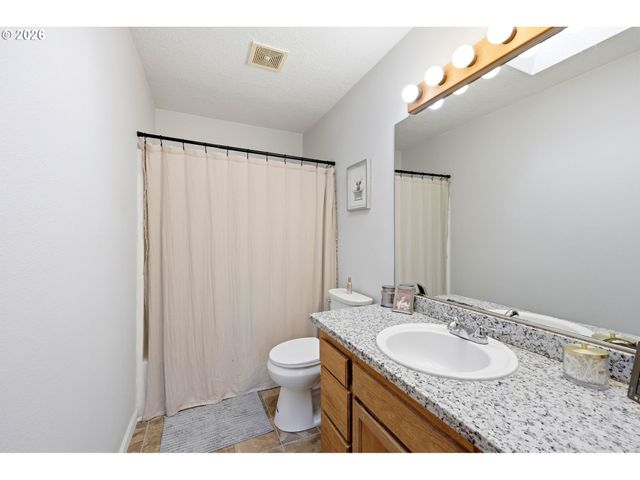 2016 Sw CERISE Way, Troutdale, OR 97060