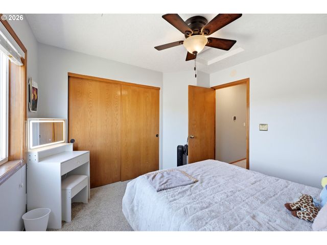 2016 Sw CERISE Way, Troutdale, OR 97060