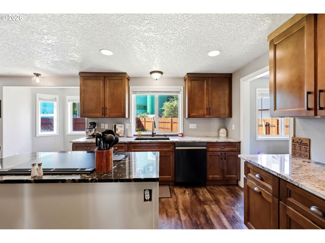 2016 Sw CERISE Way, Troutdale, OR 97060