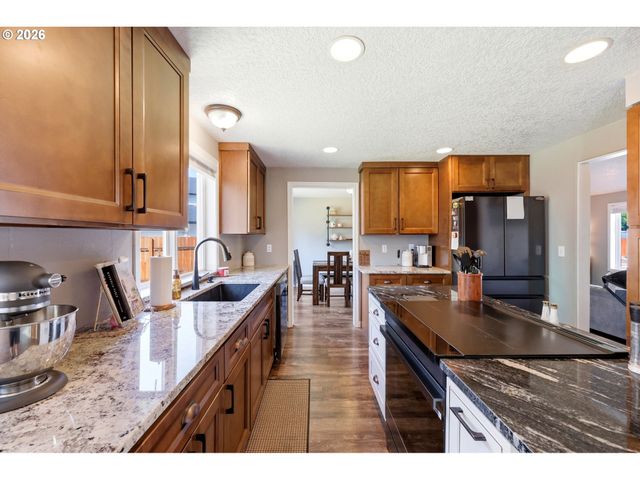 2016 Sw CERISE Way, Troutdale, OR 97060