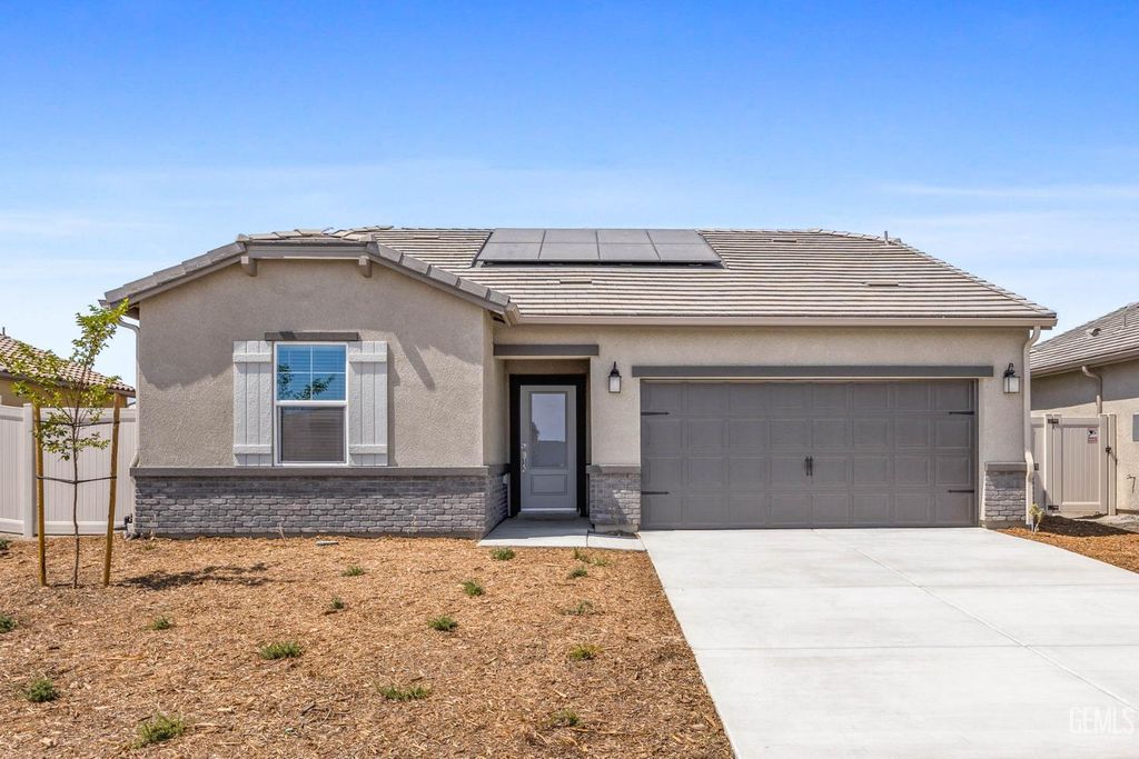 7906 Blueberry Avenue, Bakersfield, CA 93313