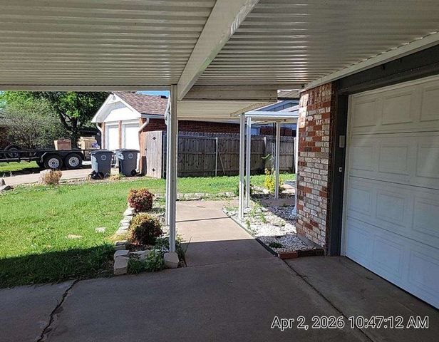 1614 NW Beechwood Dr, Lawton, OK 73505