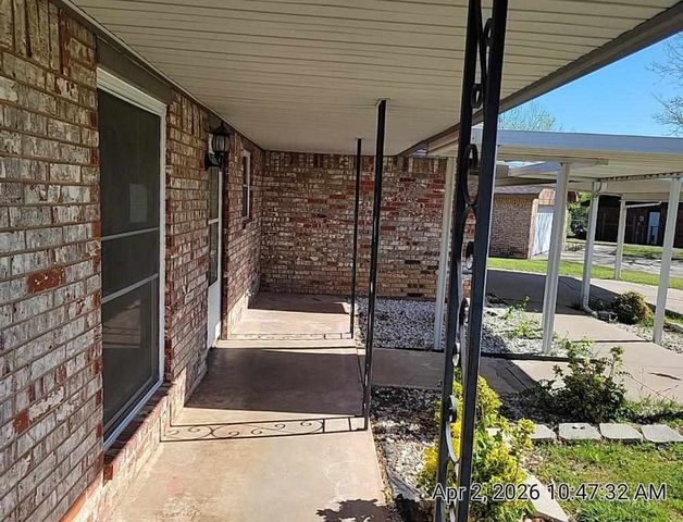 1614 NW Beechwood Dr, Lawton, OK 73505