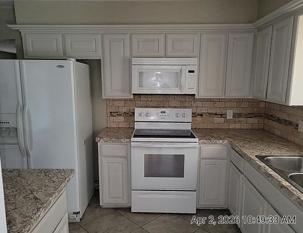 1614 NW Beechwood Dr, Lawton, OK 73505