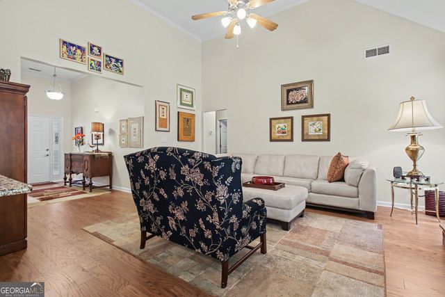 63 Avondale, Newnan, GA 30265