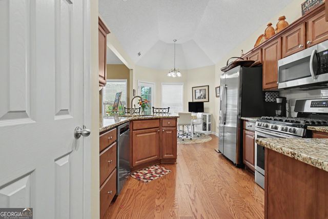 63 Avondale, Newnan, GA 30265