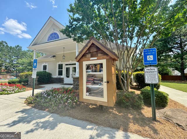 63 Avondale, Newnan, GA 30265