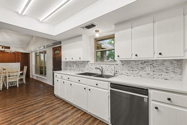 805 Wes Michael Road, Bonham, TX 75418