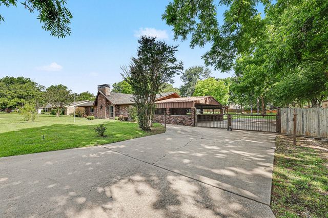 805 Wes Michael Road, Bonham, TX 75418
