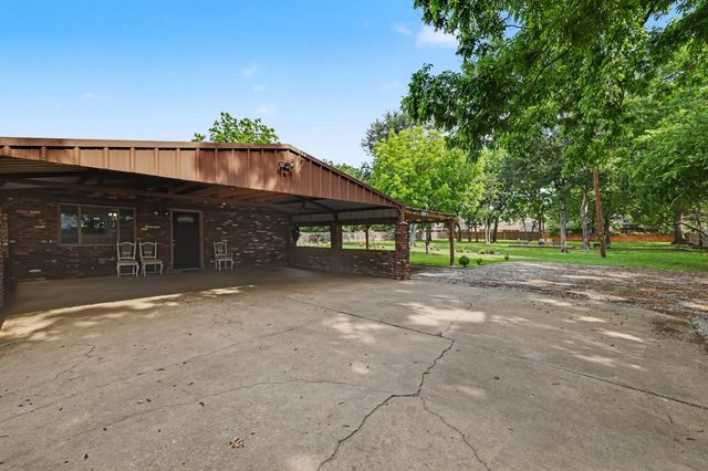 805 Wes Michael Road, Bonham, TX 75418
