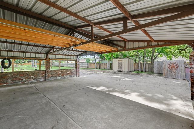 805 Wes Michael Road, Bonham, TX 75418