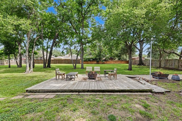 805 Wes Michael Road, Bonham, TX 75418