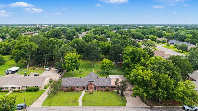 805 Wes Michael Road, Bonham, TX 75418