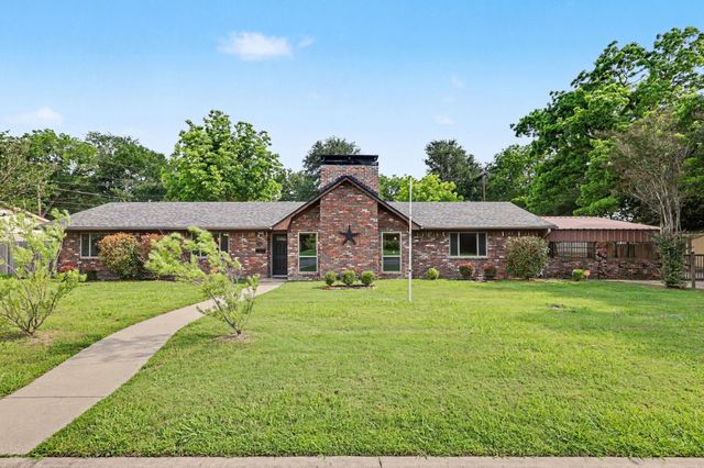 805 Wes Michael Road, Bonham, TX 75418