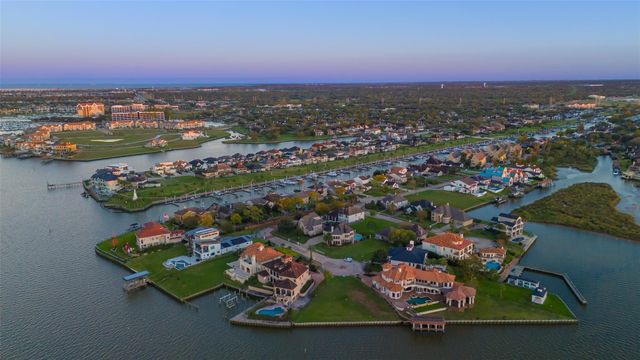 2302 Carina Court, League City, TX 77573