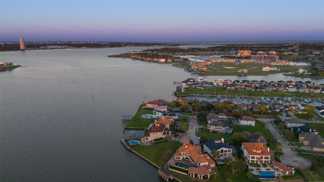 2302 Carina Court, League City, TX 77573