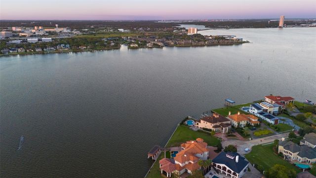 2302 Carina Court, League City, TX 77573