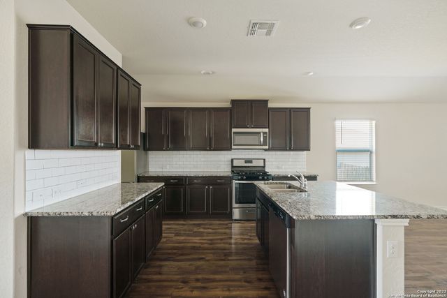 213 Gravel Gray, Cibolo, TX 78108