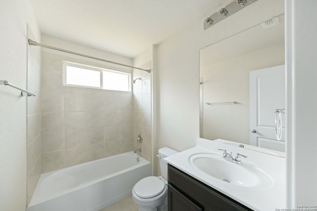 213 Gravel Gray, Cibolo, TX 78108