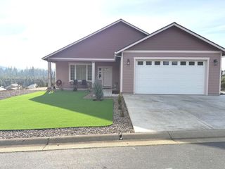 340 Cedar Ridge Drive, Cave Junction, OR 97523