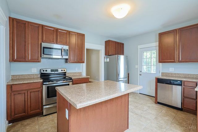 6215 Manuel Street, Cincinnati, OH 45227