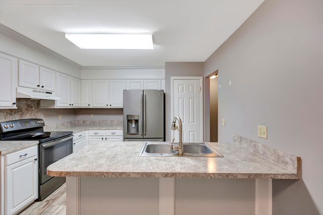 412 Fox Hunt Road, Goose Creek, SC 29445