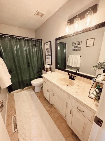 1416 W GEORGETOWN LP, Columbia, MO 65203