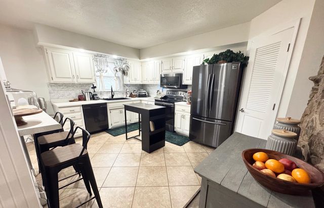 1416 W GEORGETOWN LP, Columbia, MO 65203