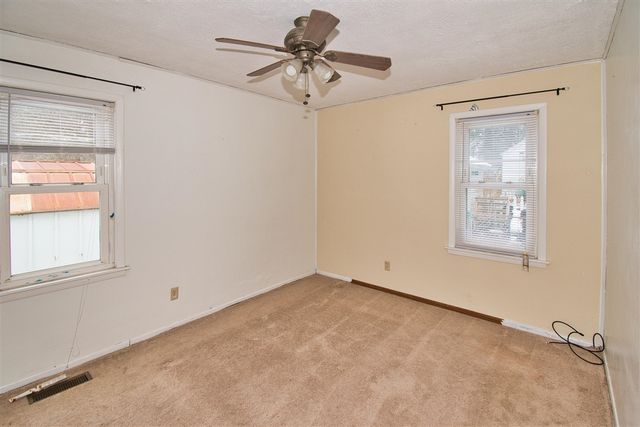 903 N Detroit Street, Buchanan, MI 49107