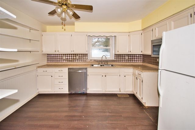 903 N Detroit Street, Buchanan, MI 49107