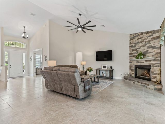3828 OAK POINTE DRIVE, Lady Lake, FL 32159