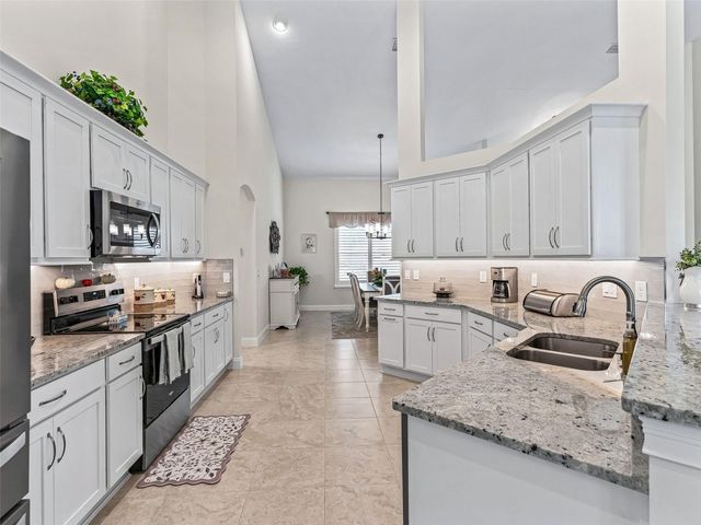 3828 OAK POINTE DRIVE, Lady Lake, FL 32159