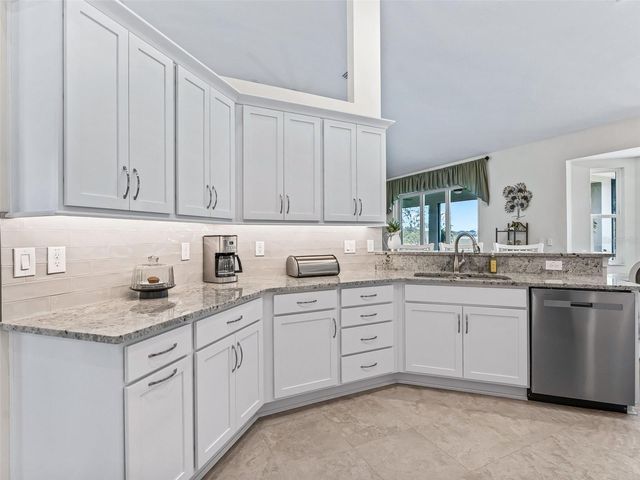 3828 OAK POINTE DRIVE, Lady Lake, FL 32159